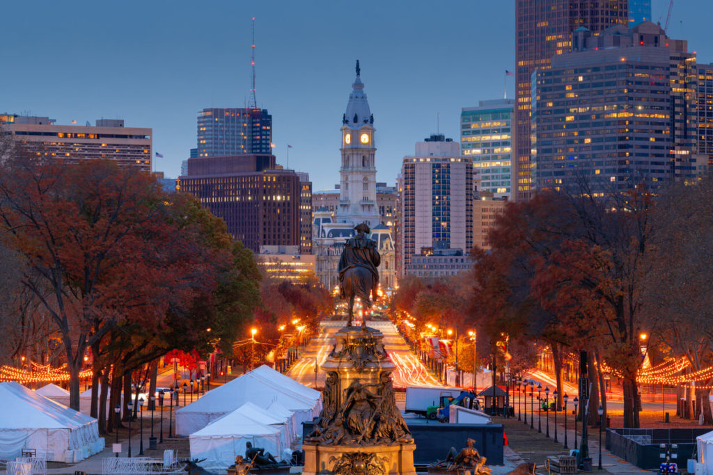 philadelphia pennsylvania with a view of benjamin franklins statue